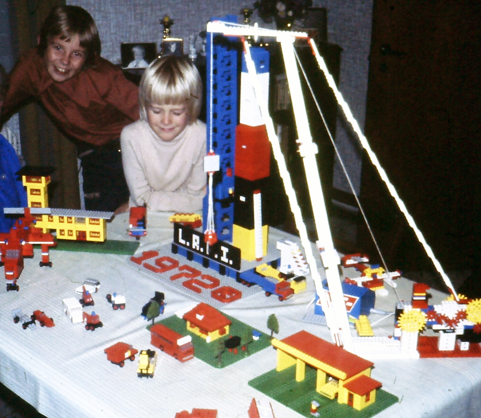 Lars and Henrik building